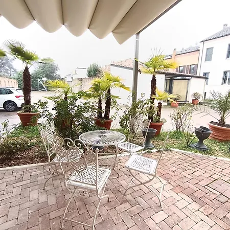 Easy 1 - A 2 Passi Dal Centro